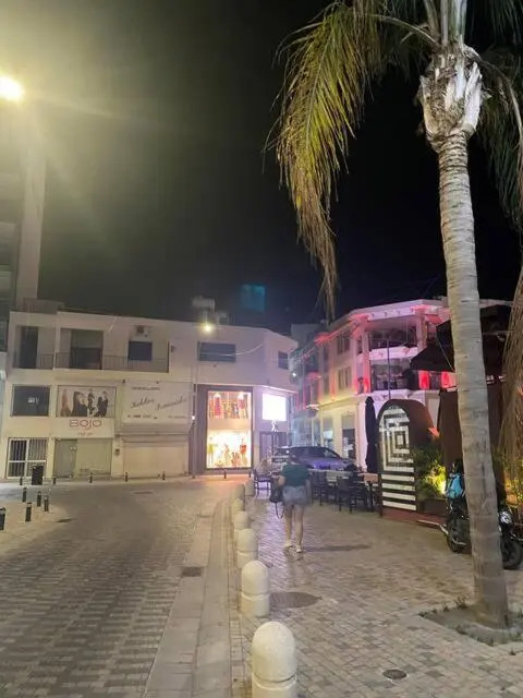 2 bedroom apt in Ermou 4 minute walk beach