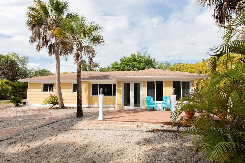Salty Dog - Dog Friendly Home On Sanibel! 3 Bedroom Home
