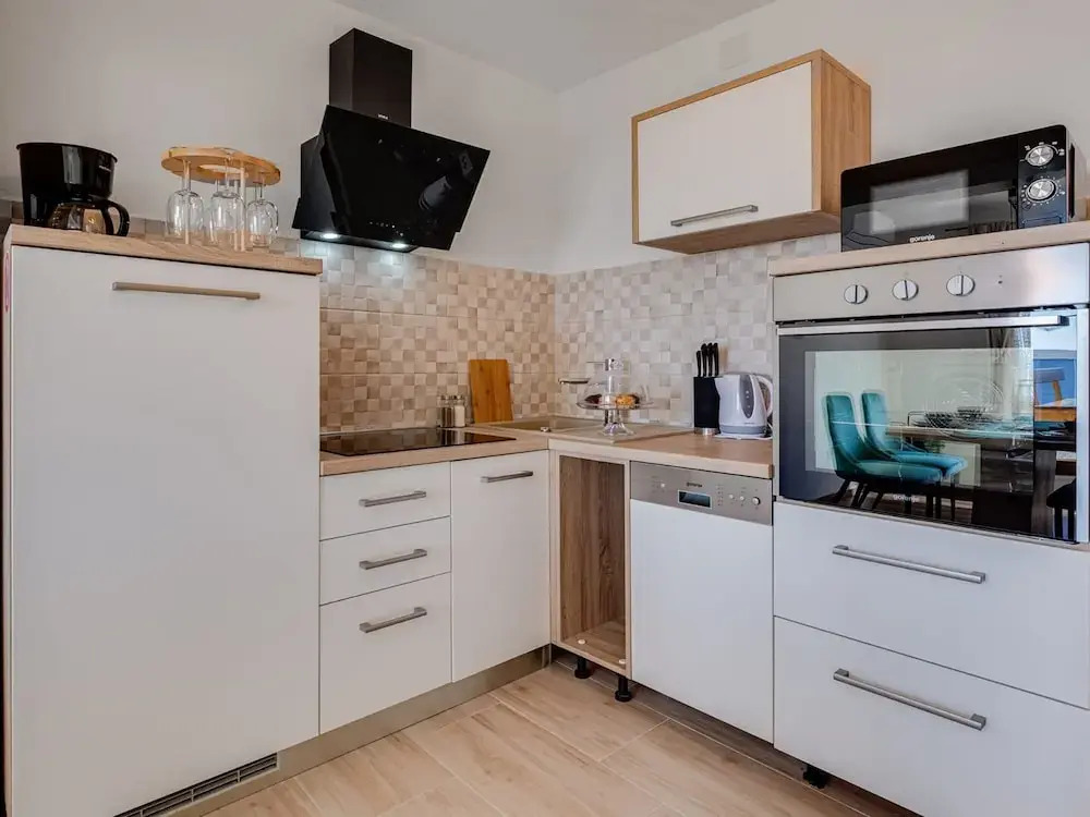 Tastefully Designed Apartment in Karlobag