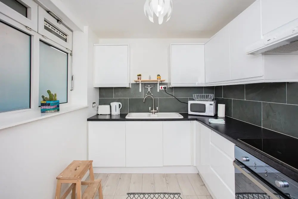 2 Bedroom Flat In Stepney Green