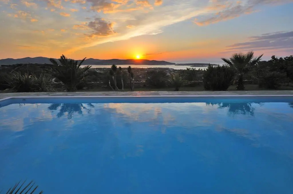 Parian Holiday Villas