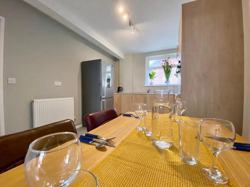 Fabulous 1 Bedroom Apartment - sleeps 4