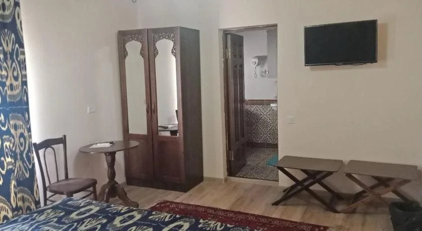 Bibi-Khanym Hotel