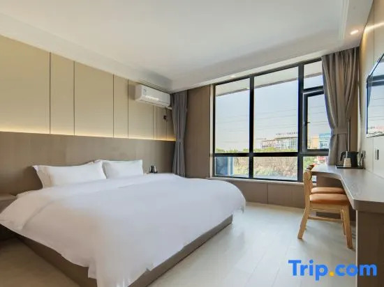 Zhongzhou Hotel