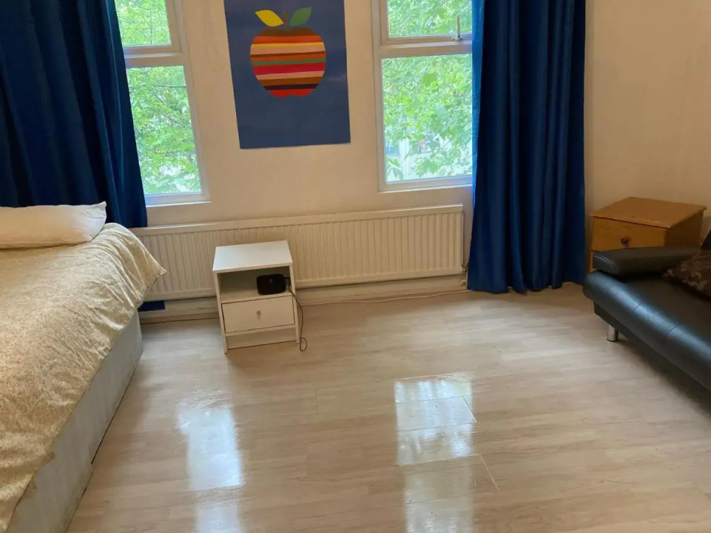Central 4 Bed Flat in Islington London