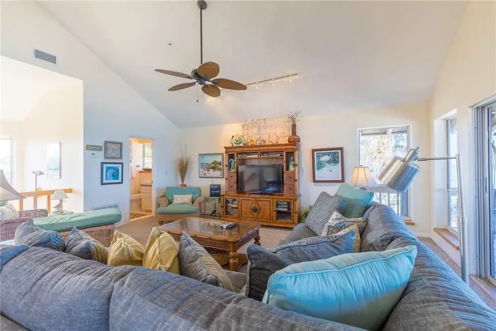 084-Tarpon Lodge