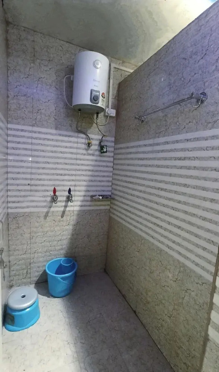Laxmi Dormitory - 2 mins walk from Prem Mandir