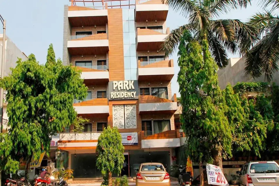 OYO Rooms Green Park Metro