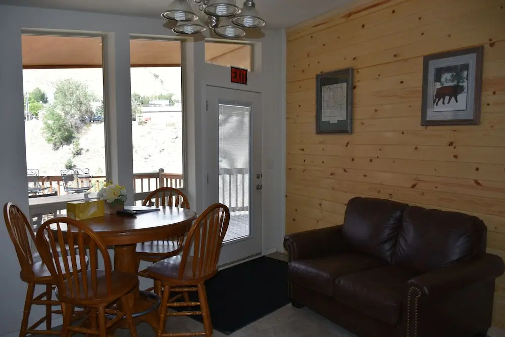 Yellowstone River Suites