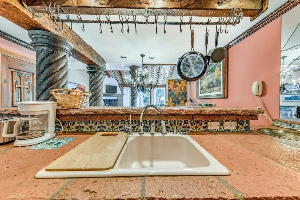 Cloudcroft Home w/ Fireplace Near Downtown!