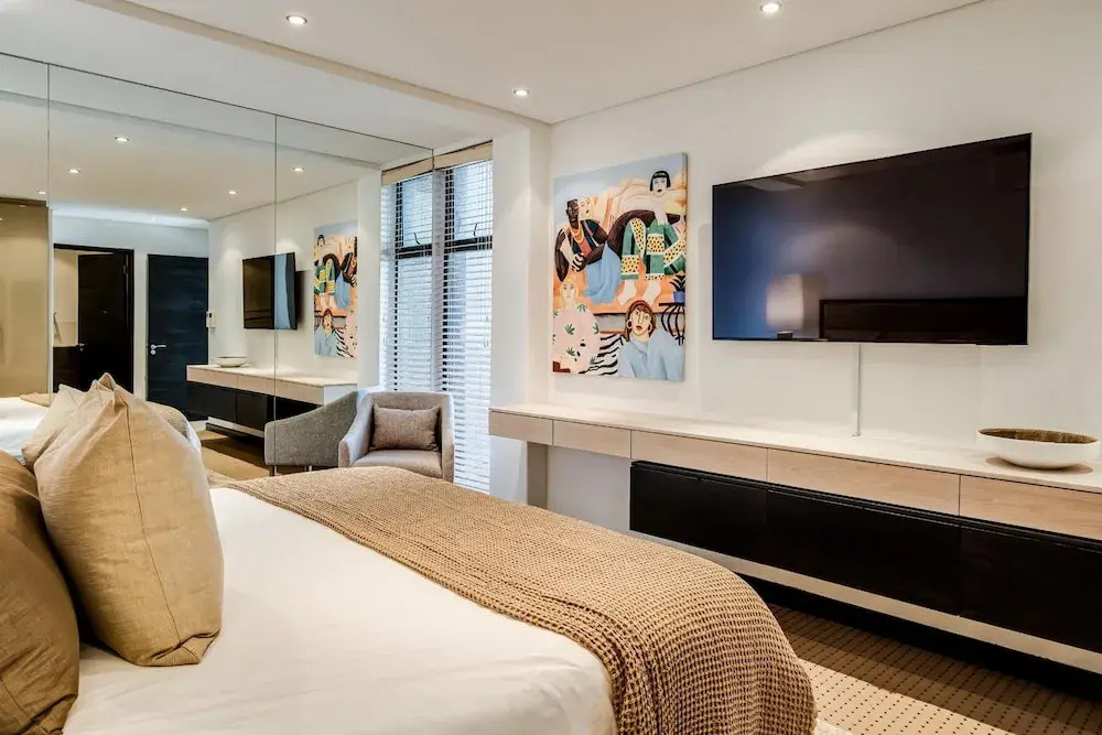 Top Urban Escape w Pool and Ocean View Villa Alexa