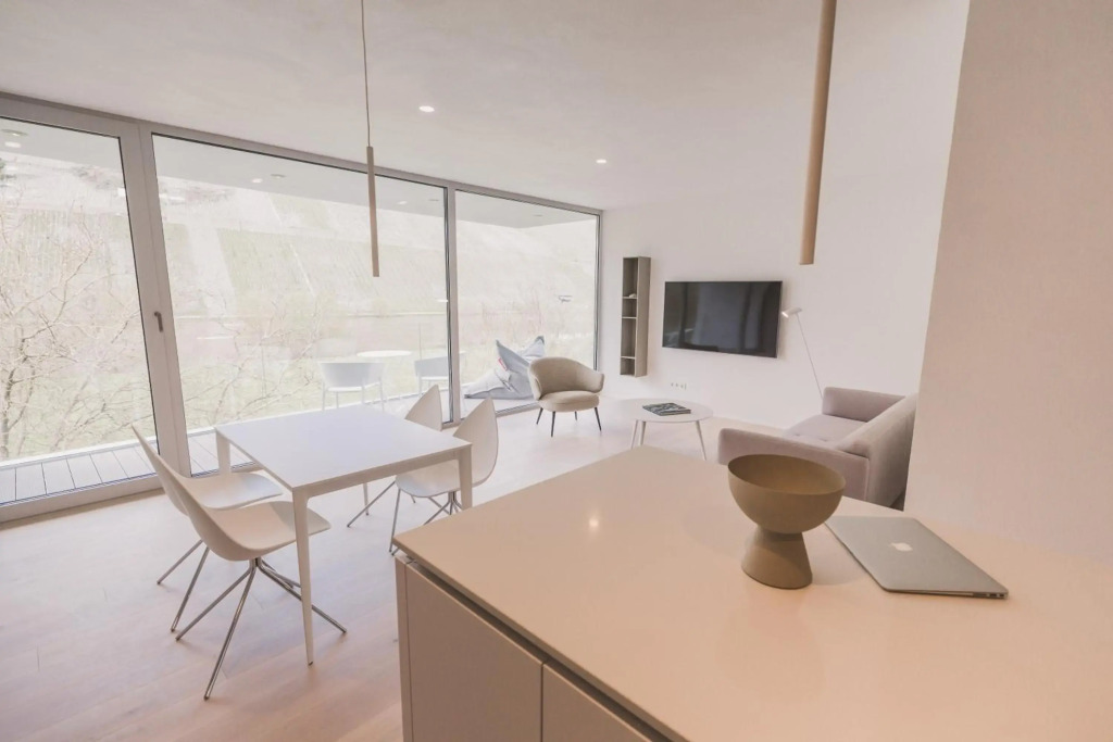 STEILLAGE - Design Moselsuiten mit Panoramablick und SPA