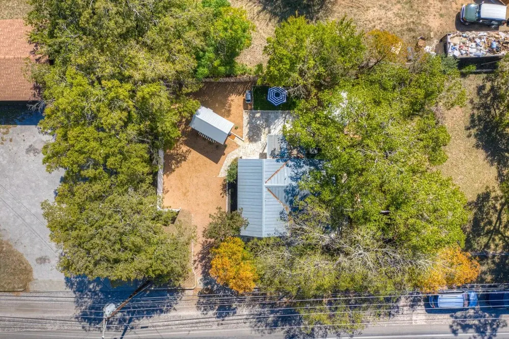 New! Charming Cottage Near Main w/ Patio&firepit!!