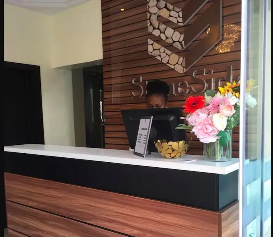 StoneSide Hotel And Apartments