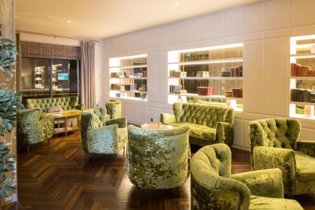 Menlo Park Hotel