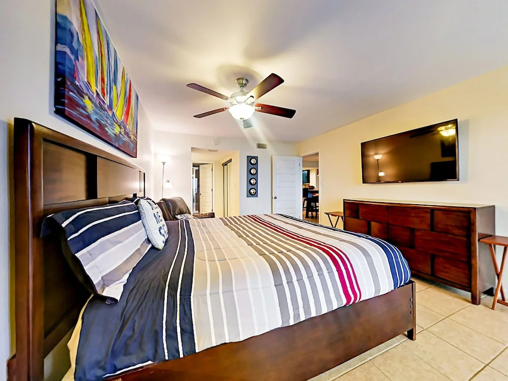 2800 Gulf Blvd Condo Unit 305 2 Bedrooms 2 Bathrooms Condo