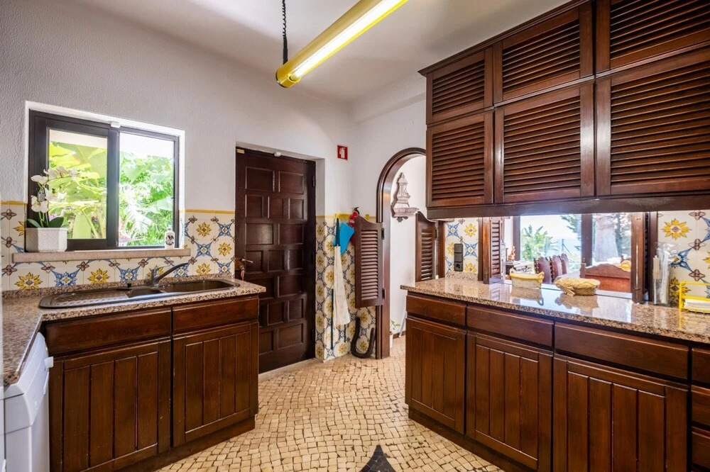 Panoramic Ocean View Villa & Pool in Sesimbra by Rent4Rest