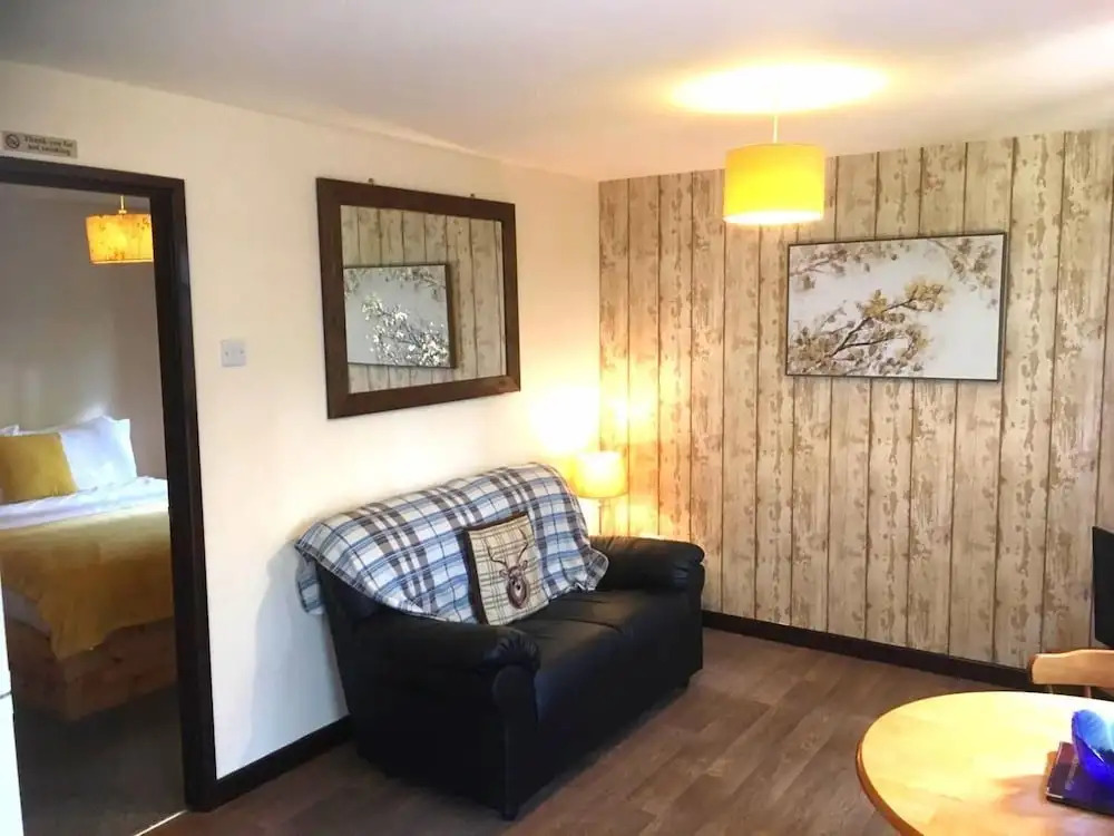 Wren 8-Hot Tub-Woodland Lodges-St Clears-Carmarthen-Tenby