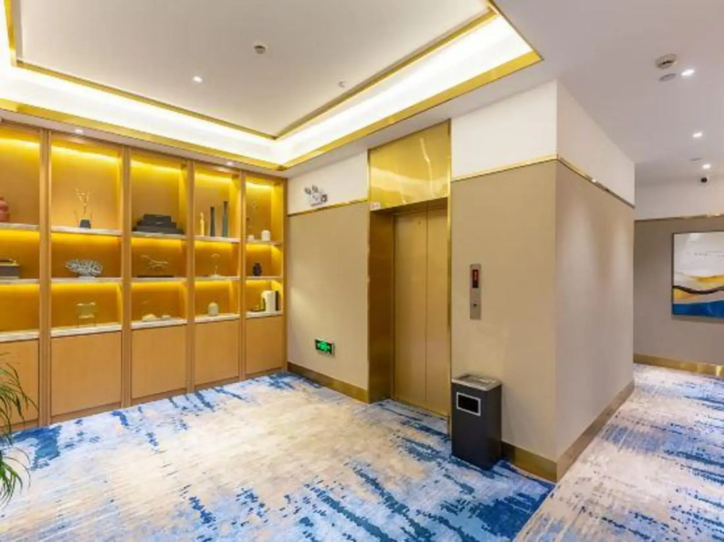 Qigu Hotel (Hangzhou Binkang Road Metro Station)