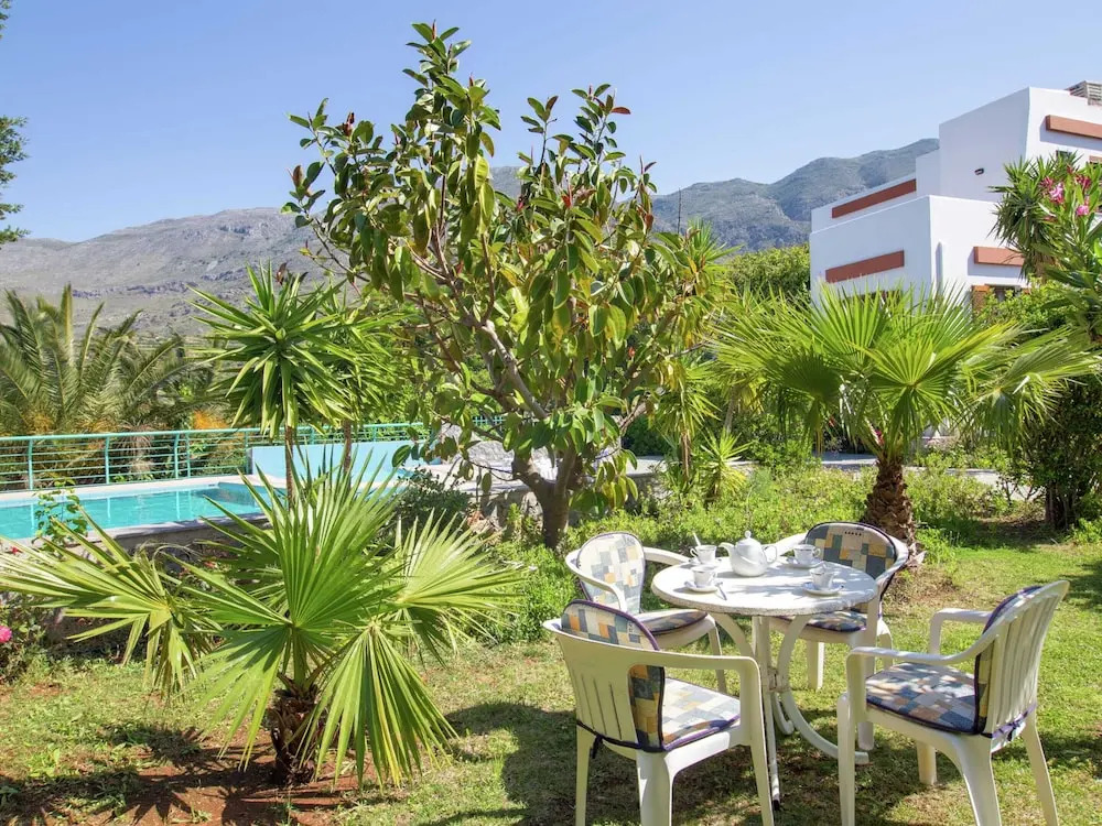 Villa in Lefkogia with Private Pool