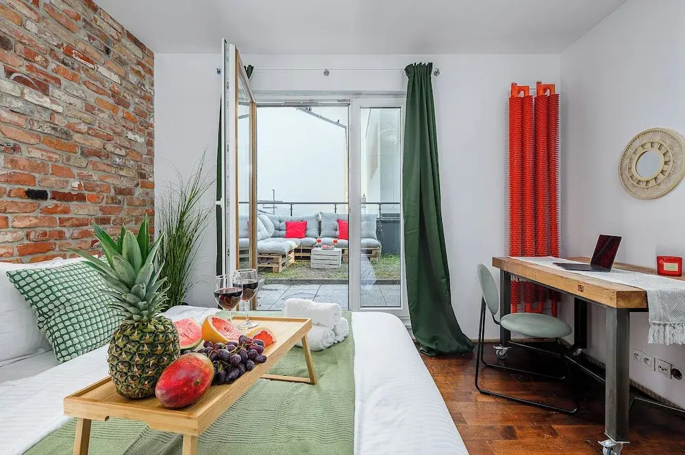 Lumina 3-room apart with large terrace
