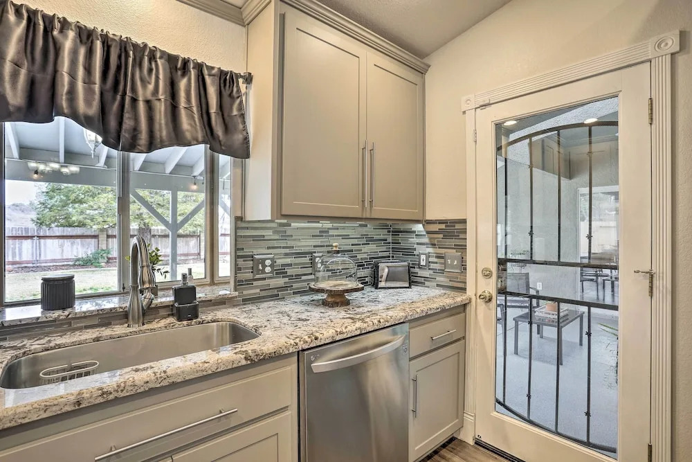 Redding Home w/ Patio Near Fishing