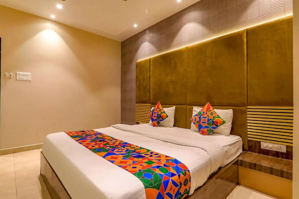 FabHotel Maya Crystal