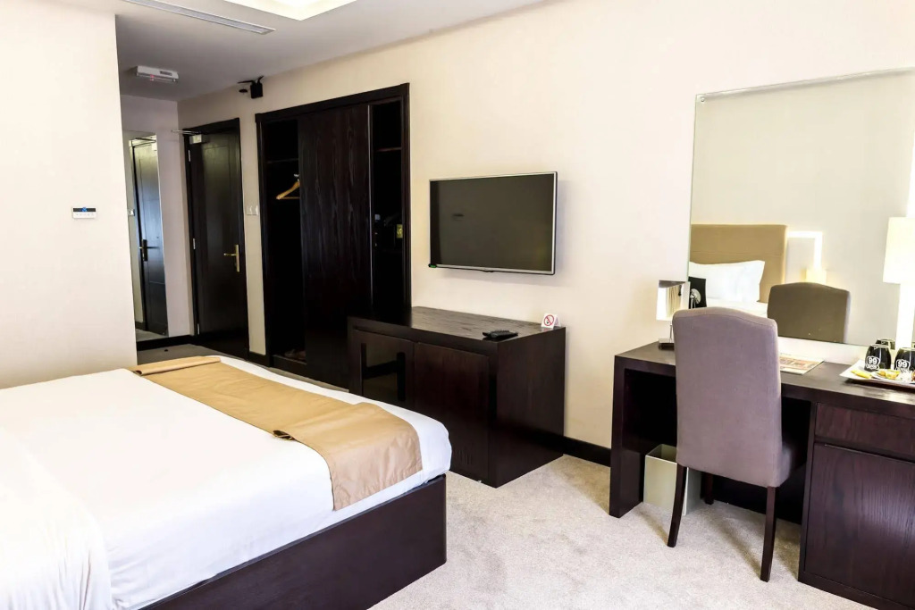 Al Qurum Resort