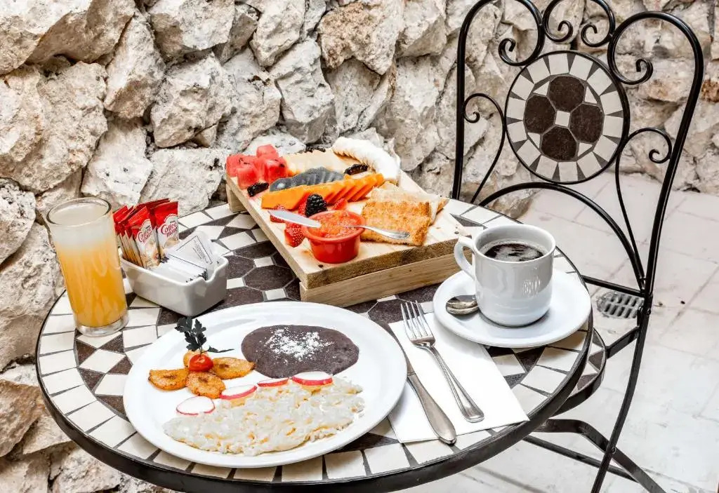 El Zaguán Colonial by GuruHotel