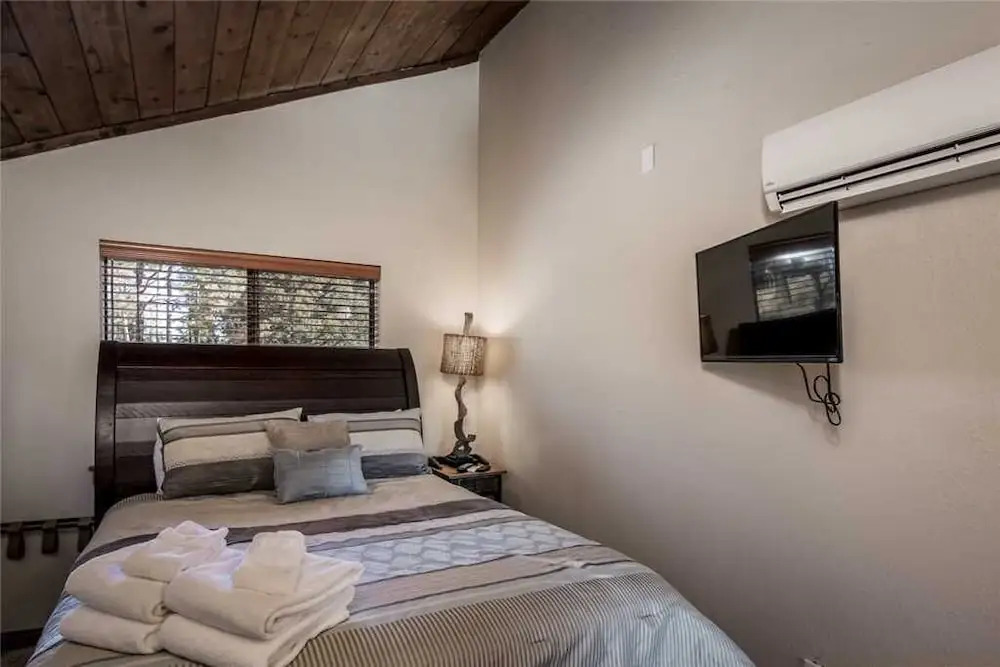 Lucky Bear Lodge - Three Bedroom Cabin