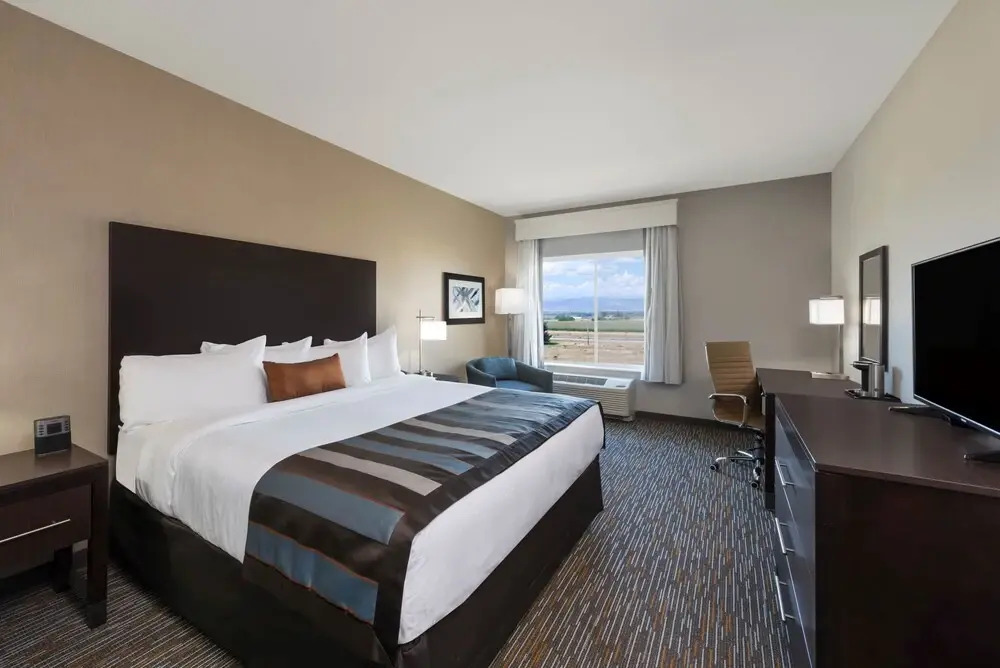 LeTap Hotel near AirTrain JFK Airport