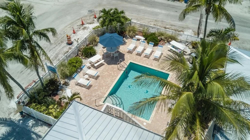 AM Beach Place Unit 5