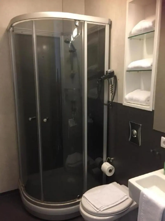 Arctic Comfort Hotel
