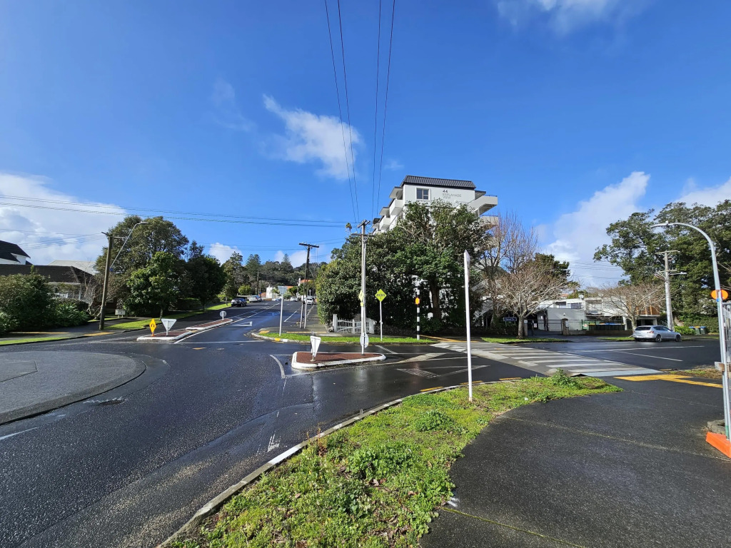 Lovely 2-Bedroom Apartment with Free Parking