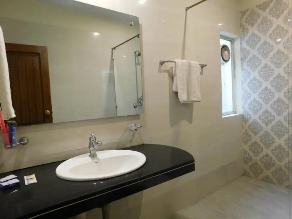 Hotel A S R Lounge Multan