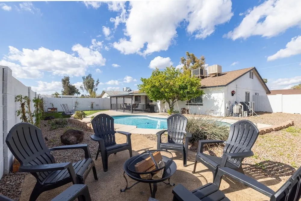 Open Floor Mesa Gable Vacation Home with Heated Pool by Redawning
