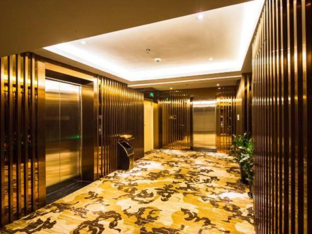 Haofeng Yazhi Hotel (Shanghai International Resort Tangzhen Metro Station)