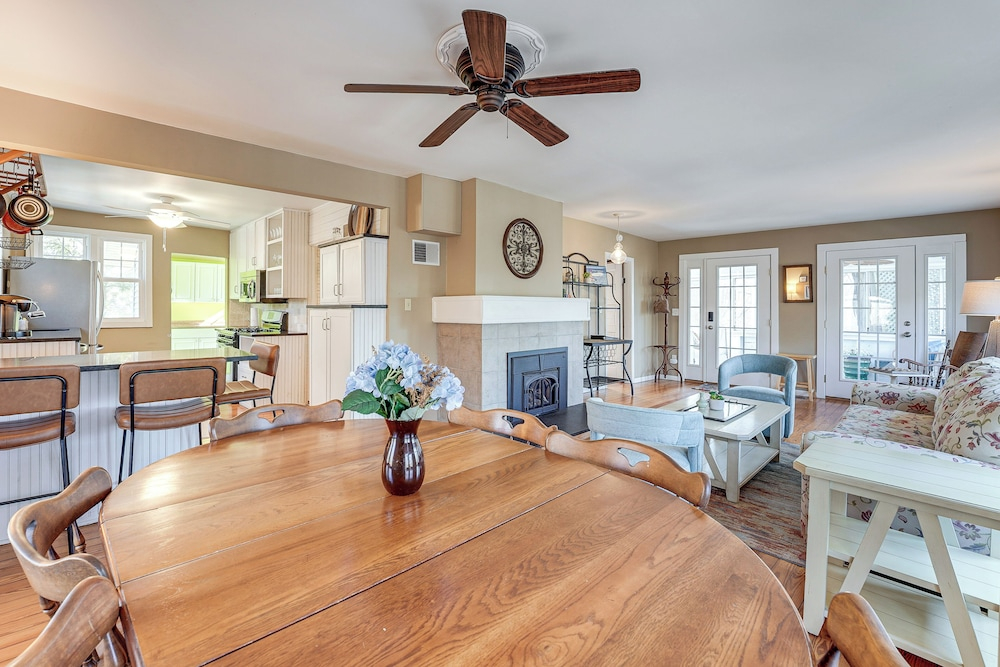 Walk to Beach! Serene Lake Michigan Home w/ Deck