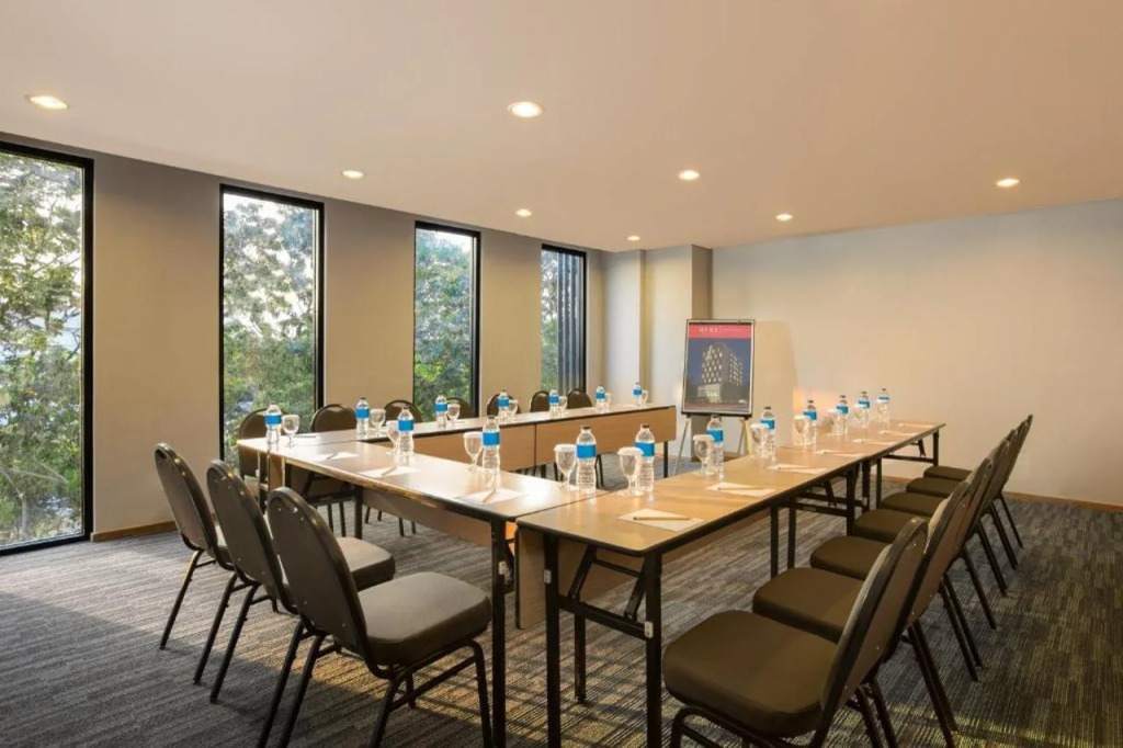 Up-Peak Hotel Simpang Lima Semarang Managed by InJourney Hospitality