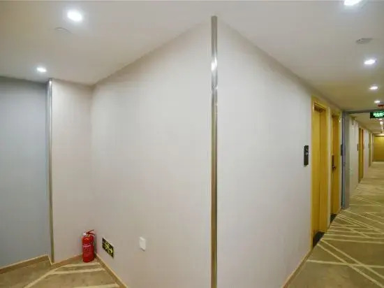Luhe Business Hotel (Shanghai Fudi Vigor City Yuqiao Subway Station)
