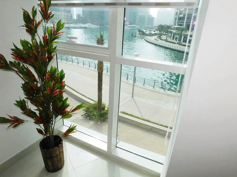 Luton Vacation Homes Continental Tower