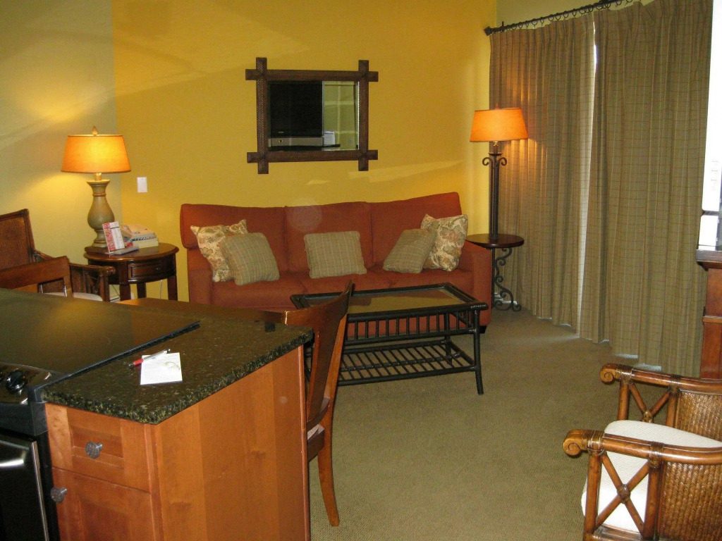Pointes North Inn