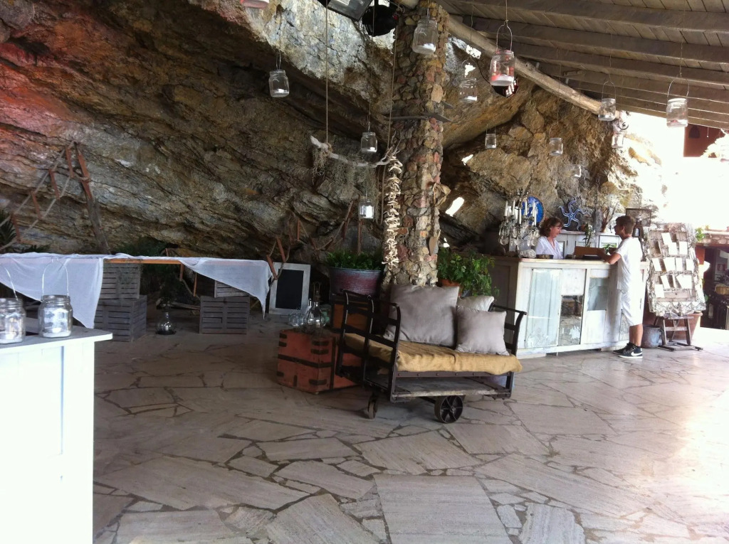 Eco del Mare Night and Day Beach Club
