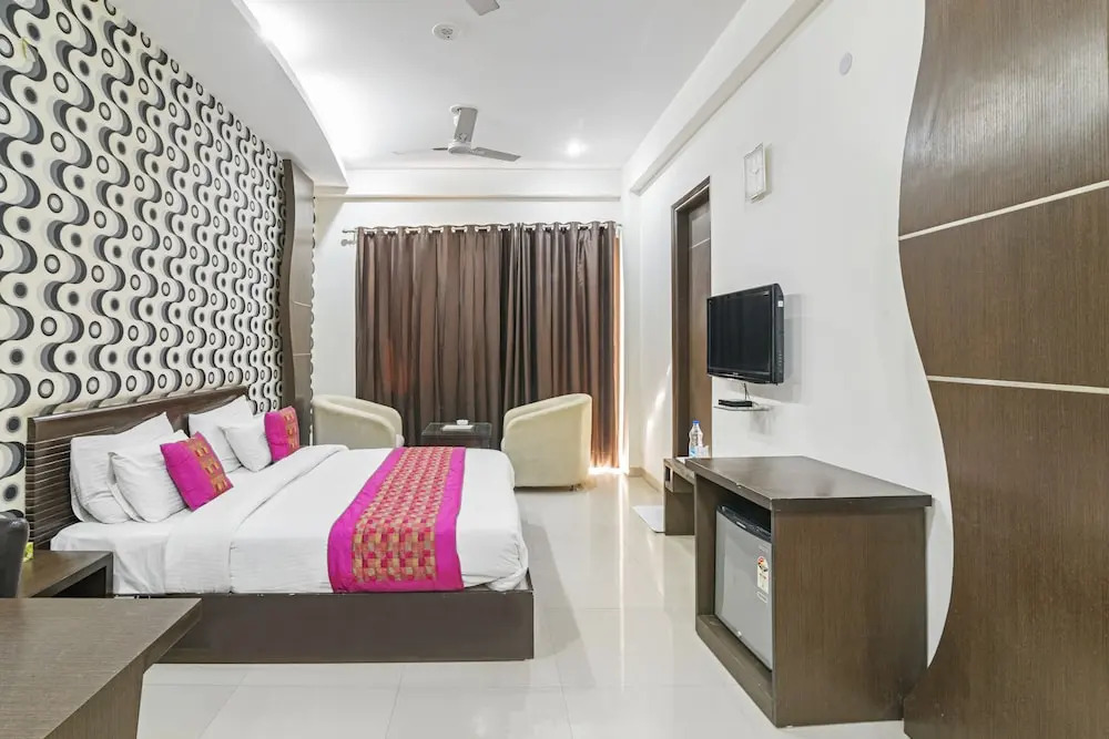 Royal Residence Huda City Centre
