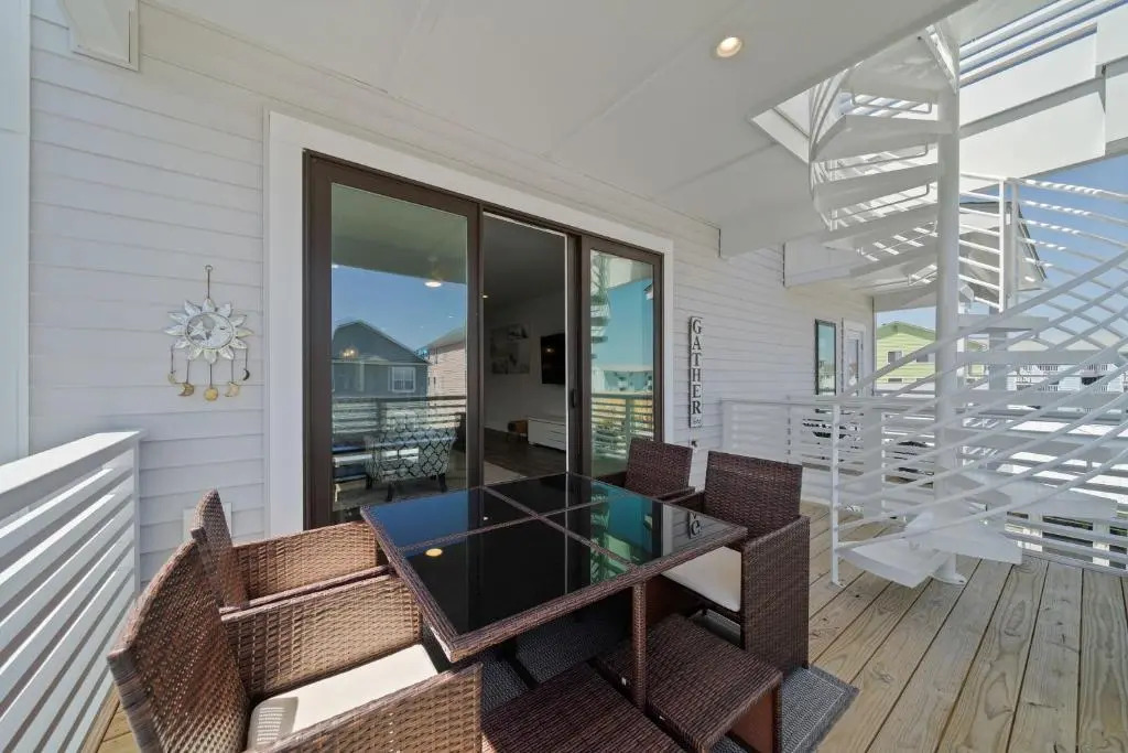 Contemporary Designed Beach Home Carolina Beach