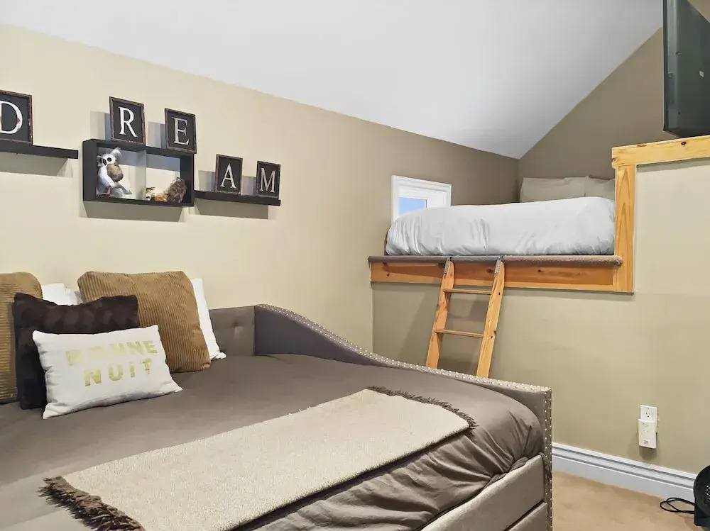 Brekke's Basecamp 3 Bedroom Home by RedAwning