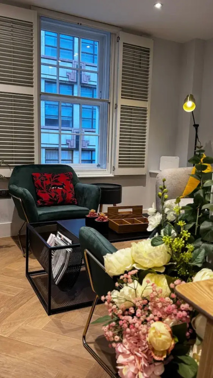 Chic Central London Apart in Soho Mayfair
