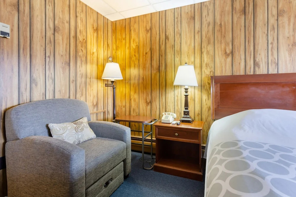 Knob Hill Motor Lodge
