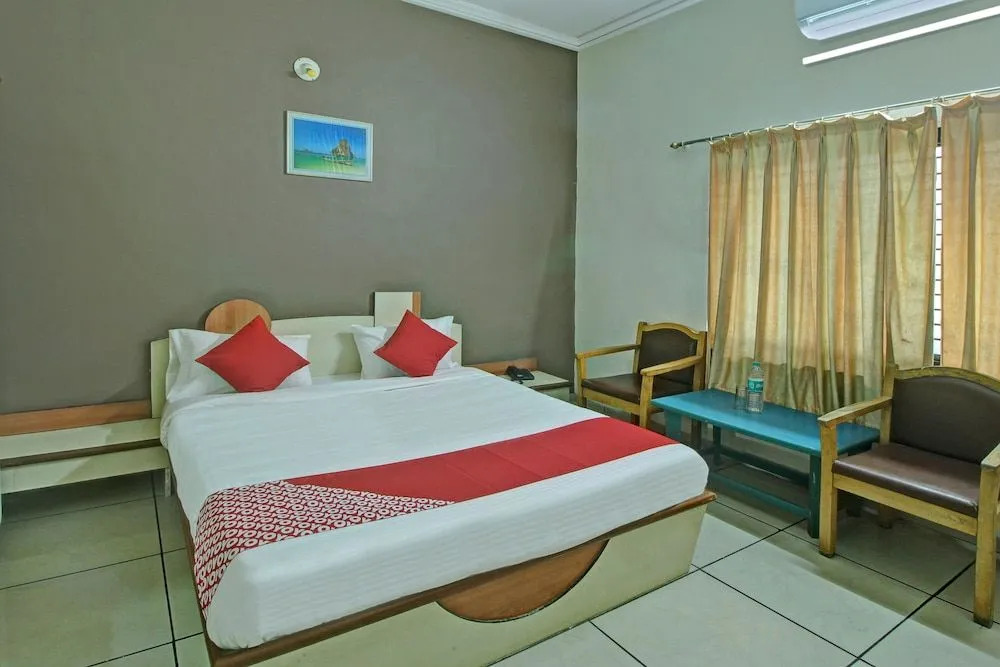 Oyo 30636 Hotel Navaratna International