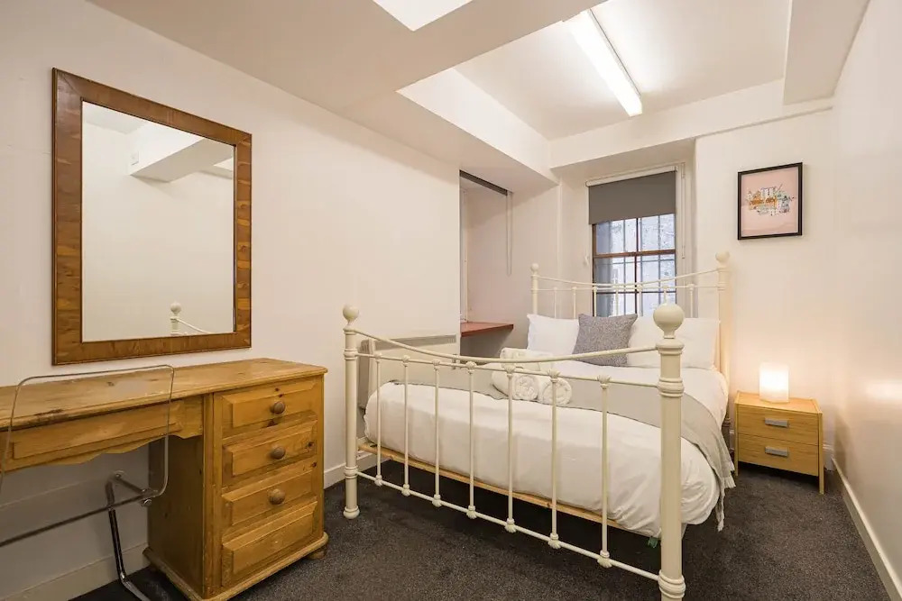 Royal Mile 5 BR Apartment nr Castle